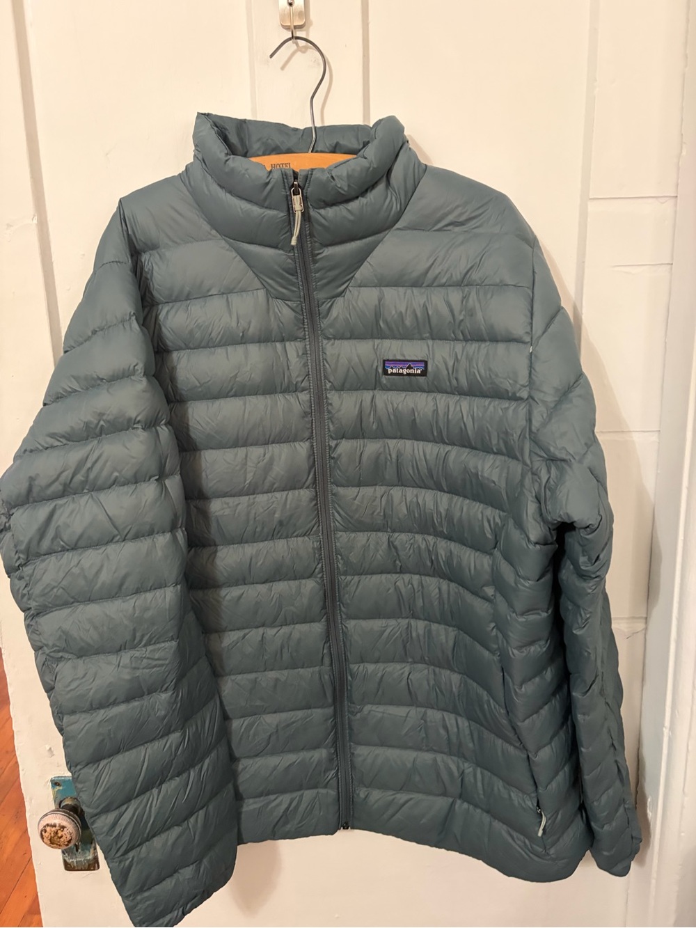 patagonia
Men's Down Sweater Jacket